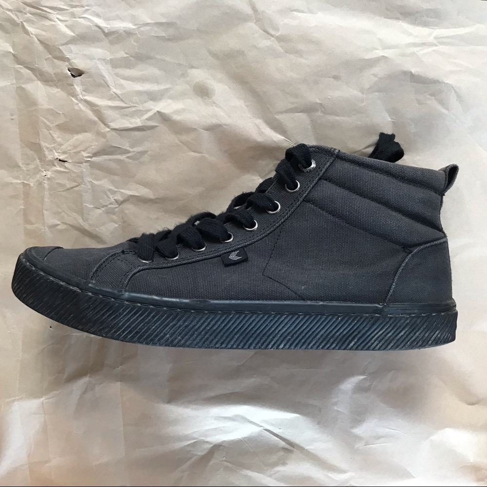 Cariuma OCA High All Black Canvas Hi Tops